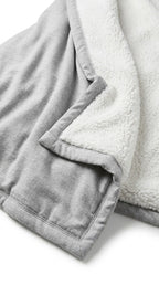 Matière du plaid : flanelle grise douce et sherpa blanc